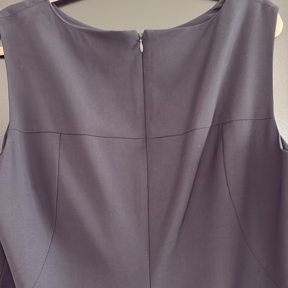 NWOT Talbots Elegant Navy Sleeveless Dress. Small back Slit. Size 16 - Picture 4 of 10